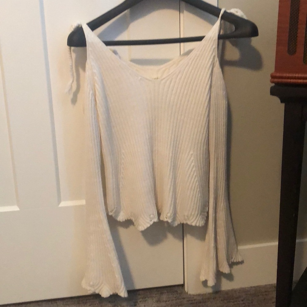 Open shoulder shirt